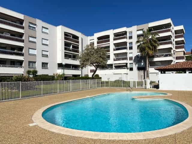 Condominium in Montaleigne, Provence-Alpes-Cote d'Azur 11641429