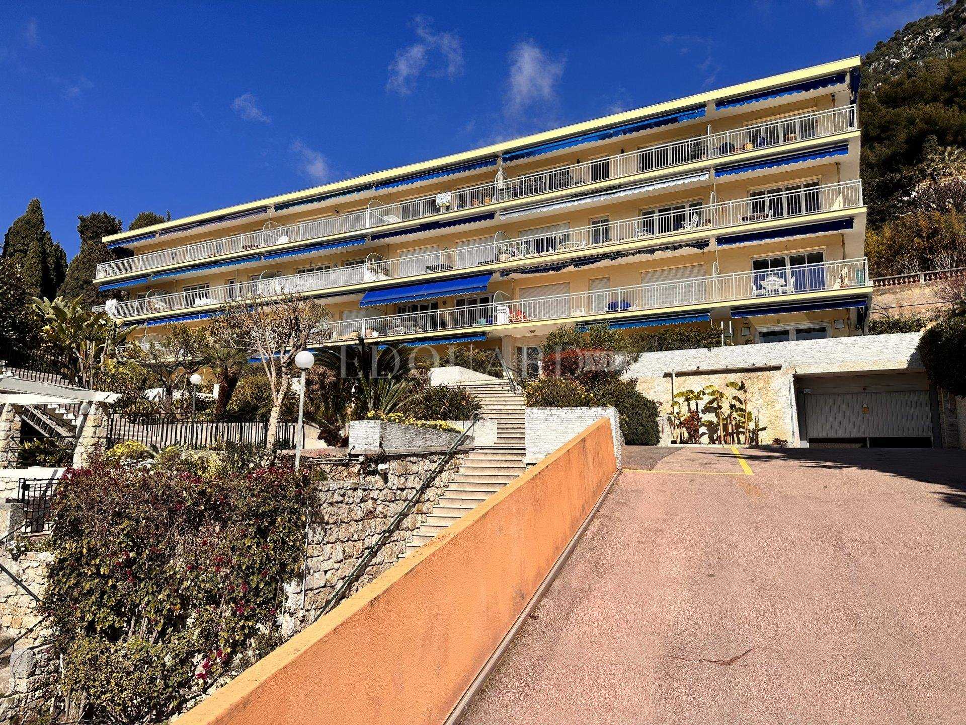 Condominium dans Menton, Provence-Alpes-Côte d'Azur 11641488