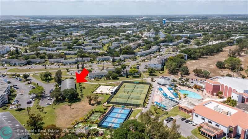 Condominium in Deerfield Beach, Florida 11641491