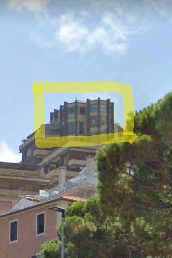 Condominium in Ancona, Marche 11642426