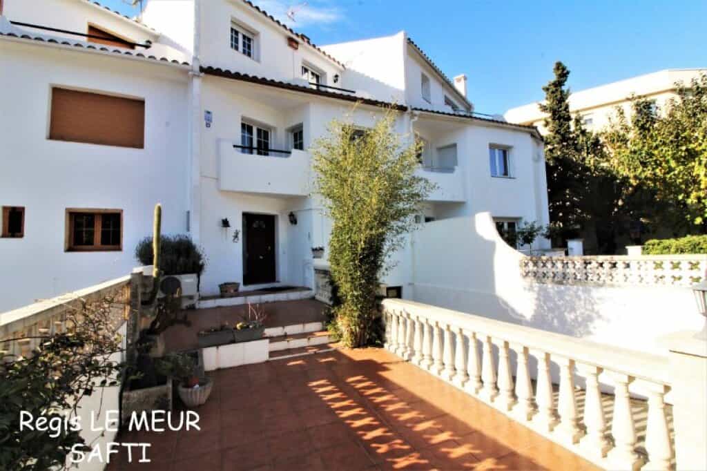 Rumah di La Pineda, Catalonia 11642904