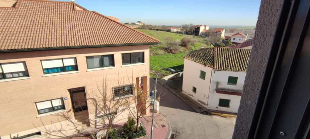 Rumah di Casarrubios del Monte, Castilla-La Mancha 11642941