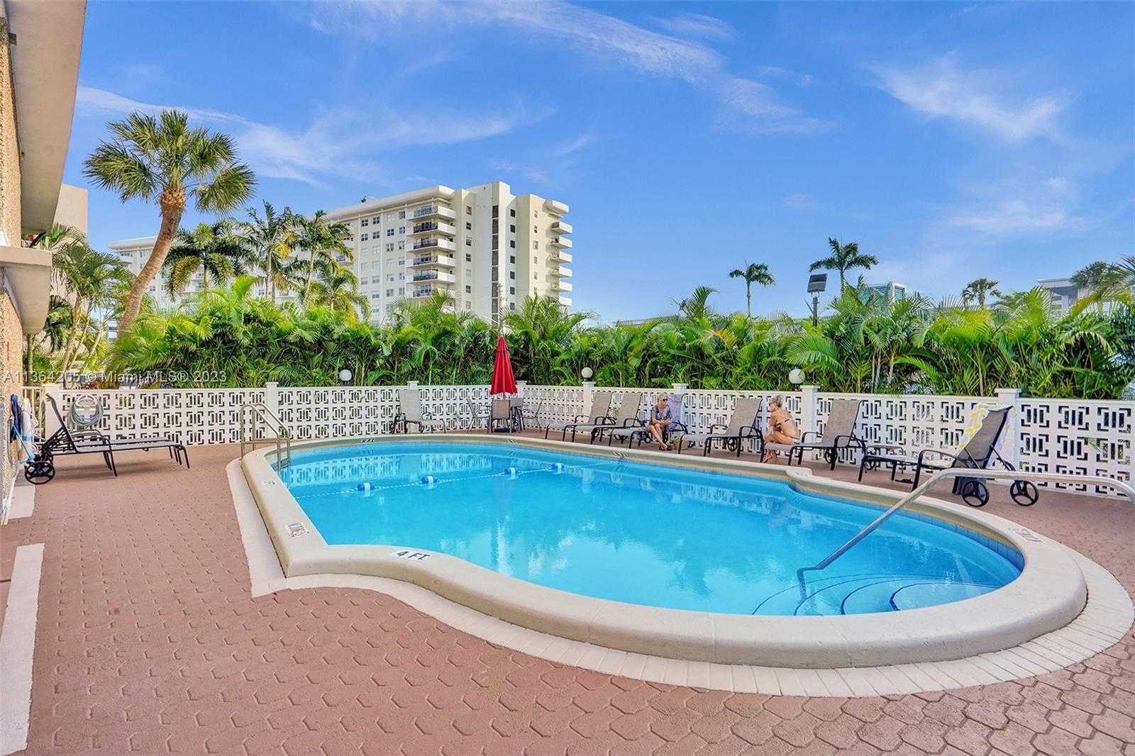 Condominium dans Hallandale Beach, Florida 11642976
