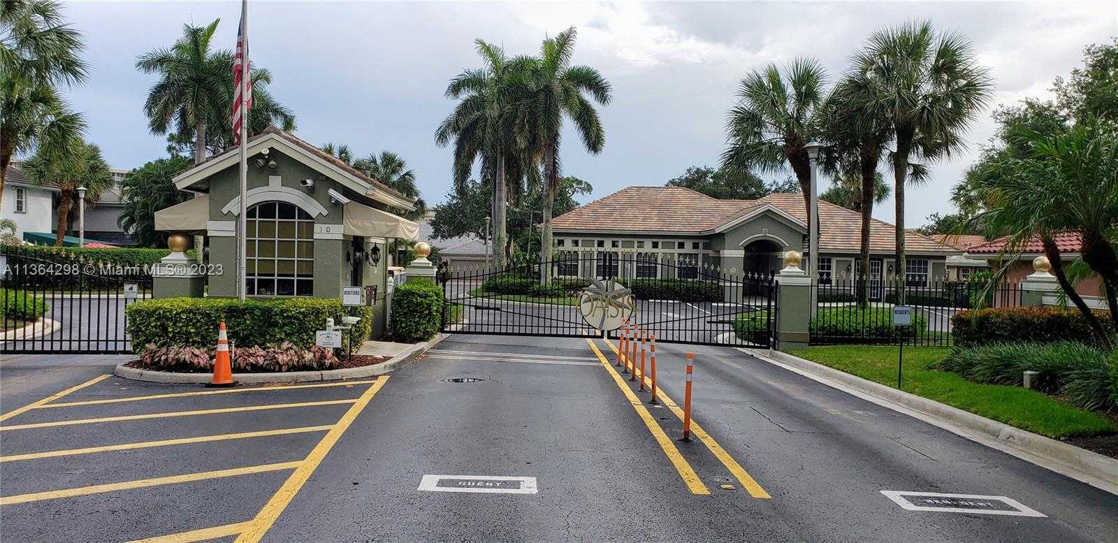 House in Coconut Creek Park, Florida 11642979