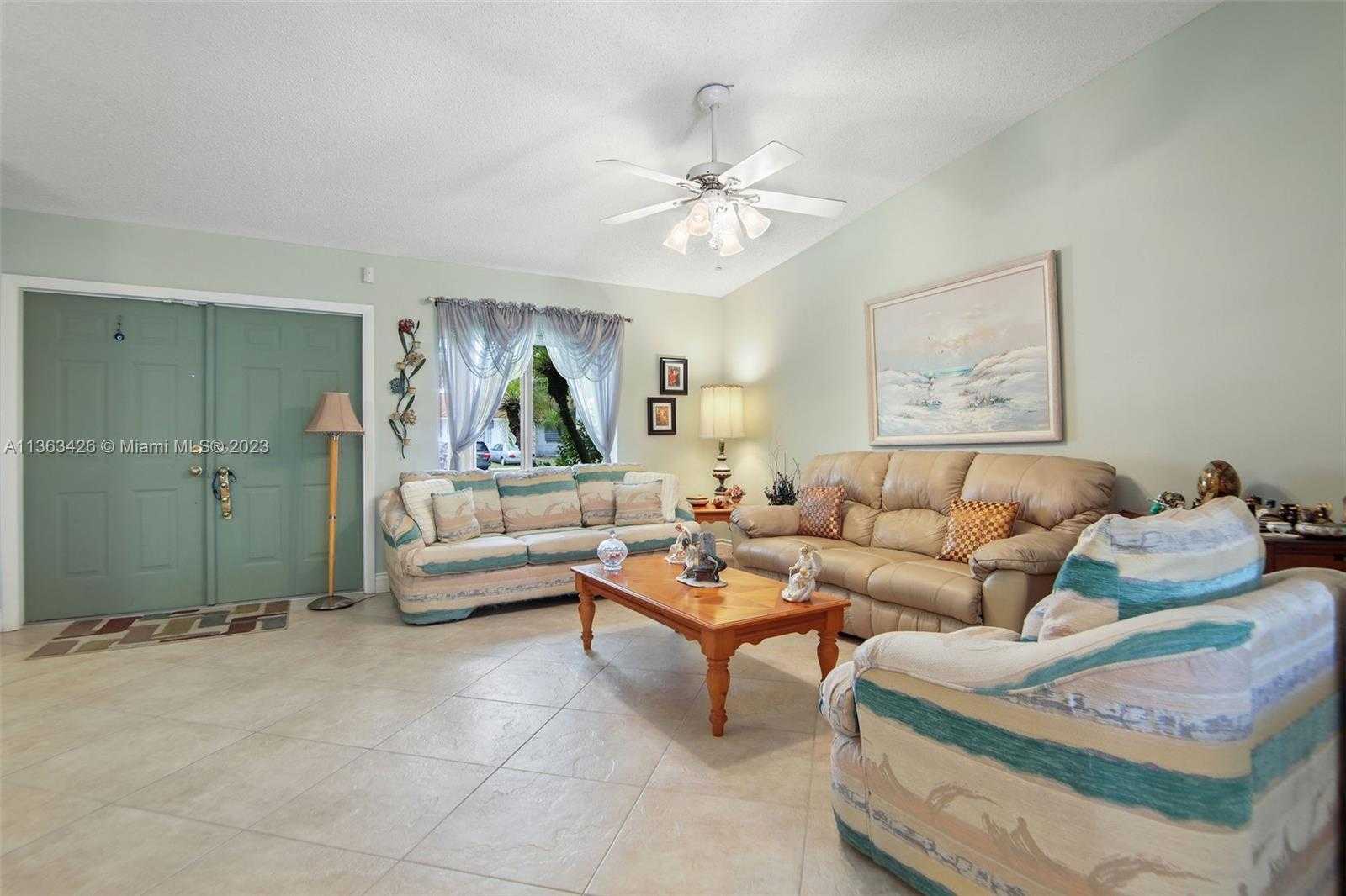 House in South Miami Heights, Florida 11642983