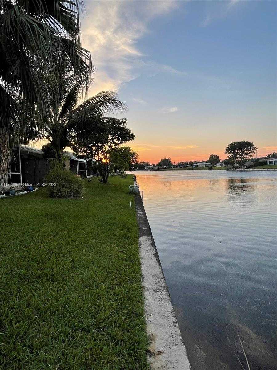 σπίτι σε Royal Palm Isles, Florida 11642988