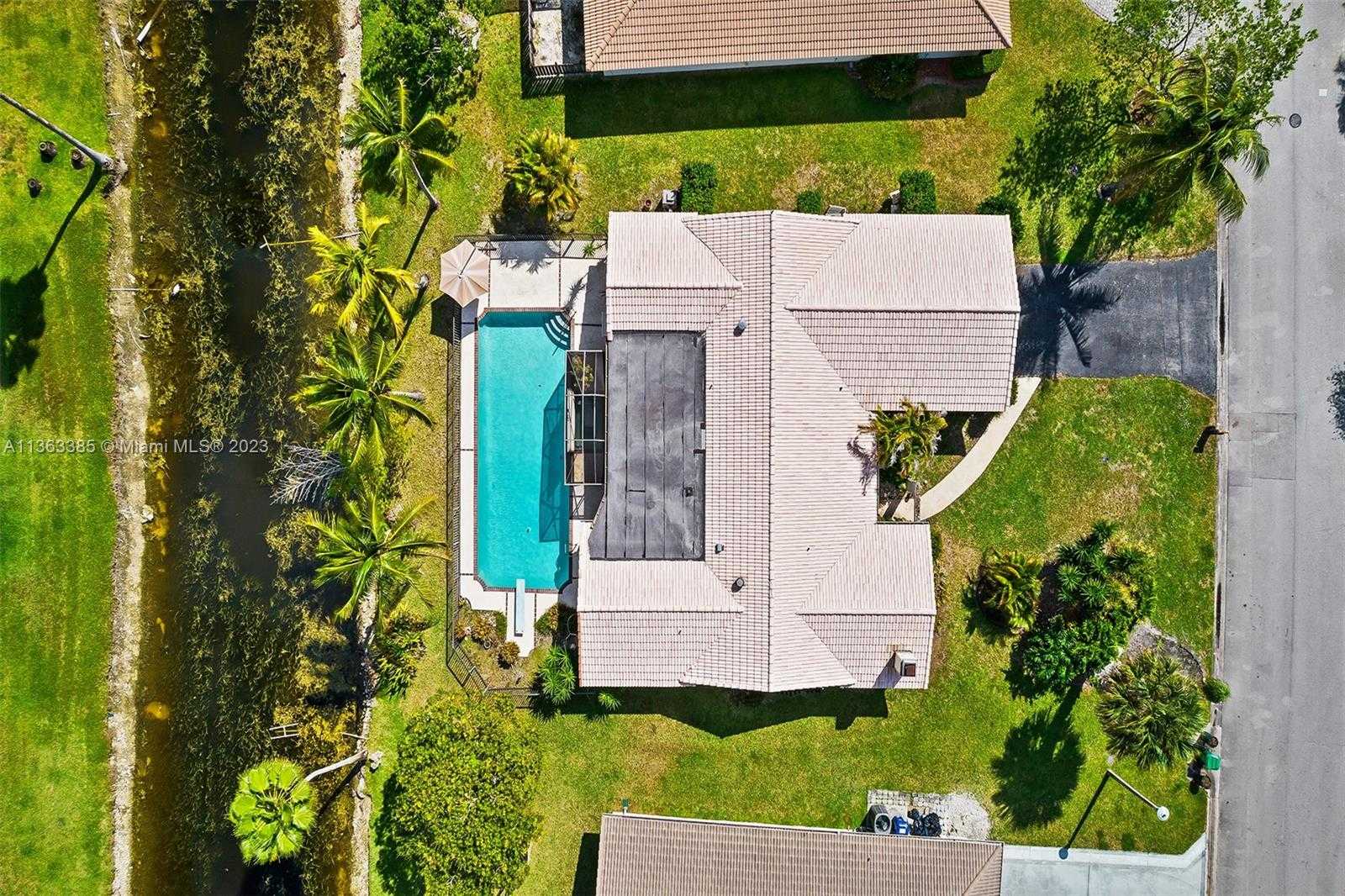 Haus im Coral Springs, Florida 11642990