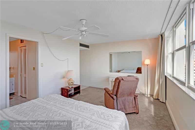 公寓 在 Hollywood, Florida 11642993