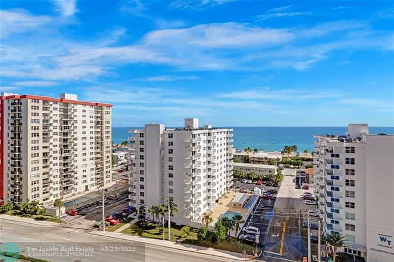 Condominium in Beverly-strand, Florida 11642993