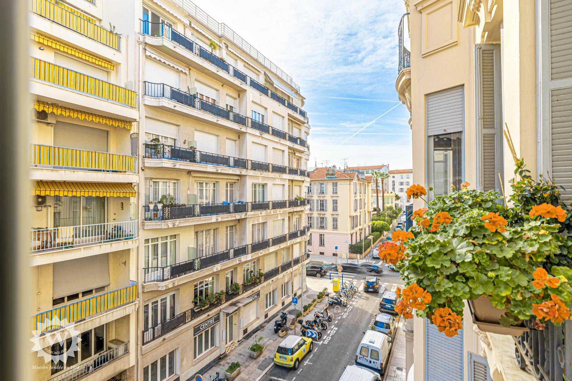 Condominium dans Nice, Alpes-Maritimes 11643016