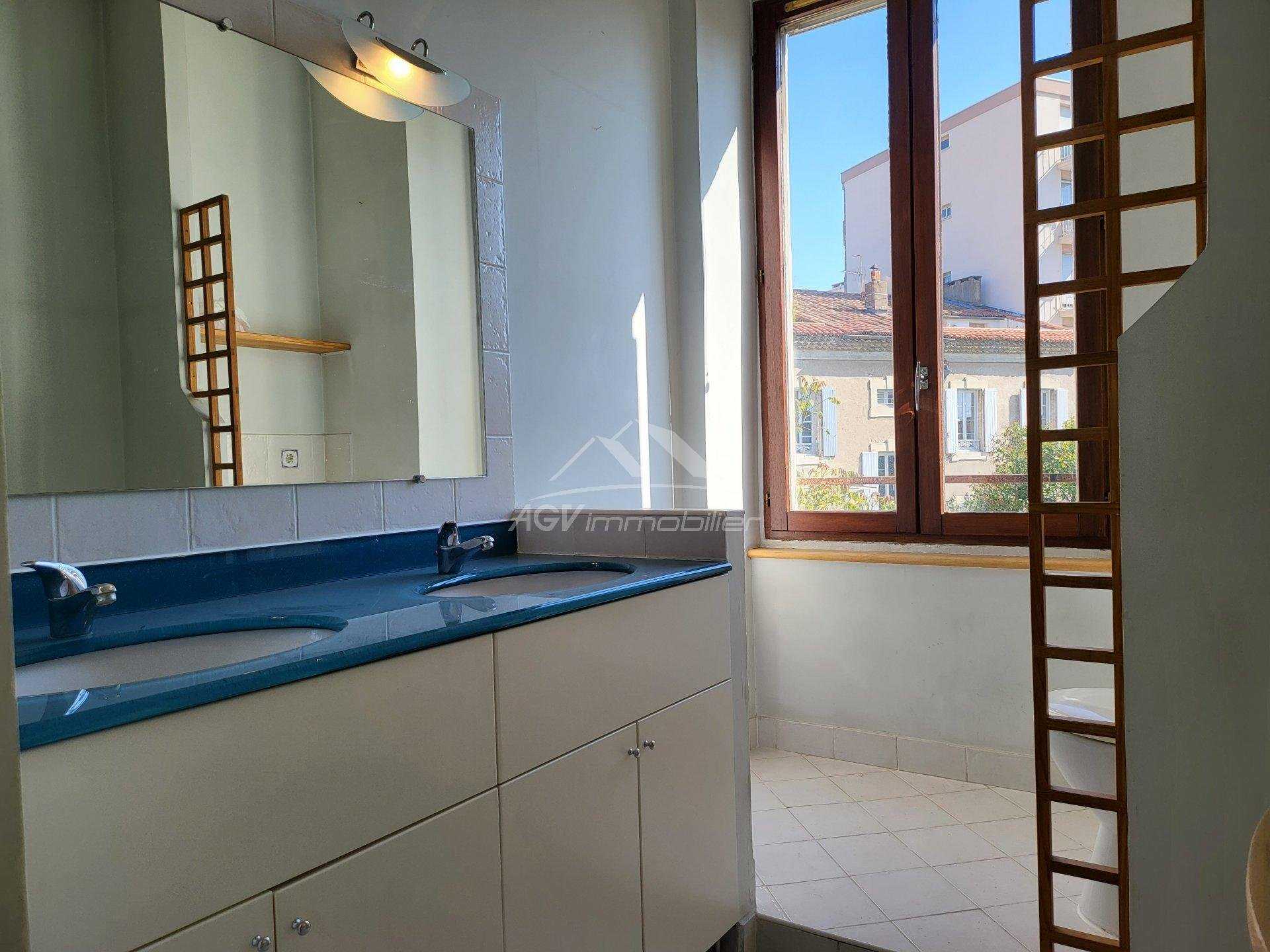 Condominium in Alès, Gard 11643063
