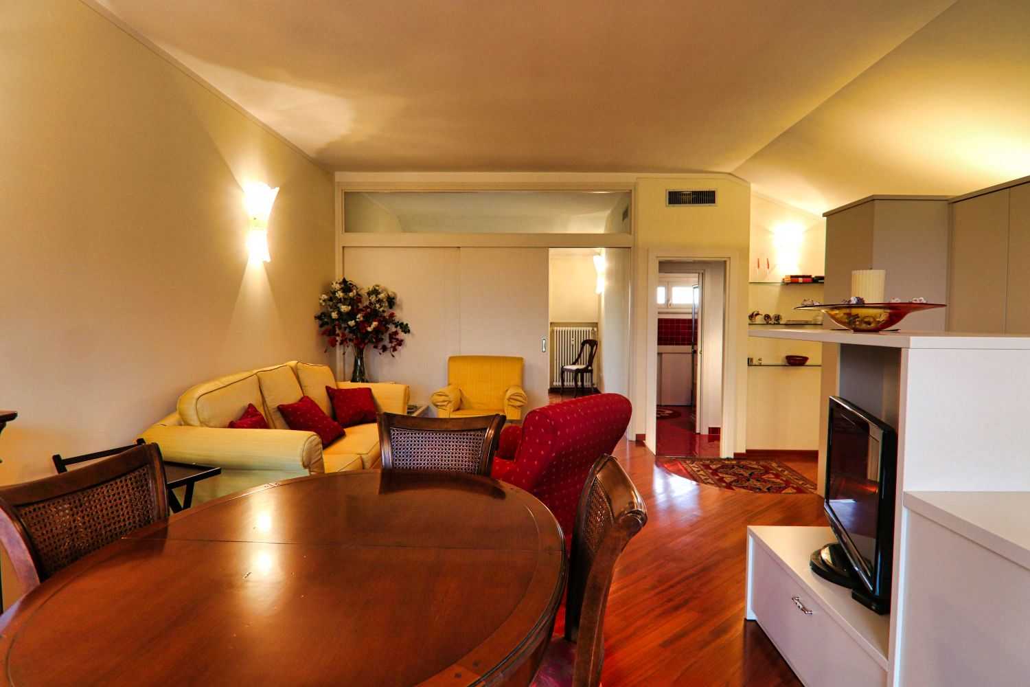 公寓 在 Desenzano del Garda, Lombardy 11644307