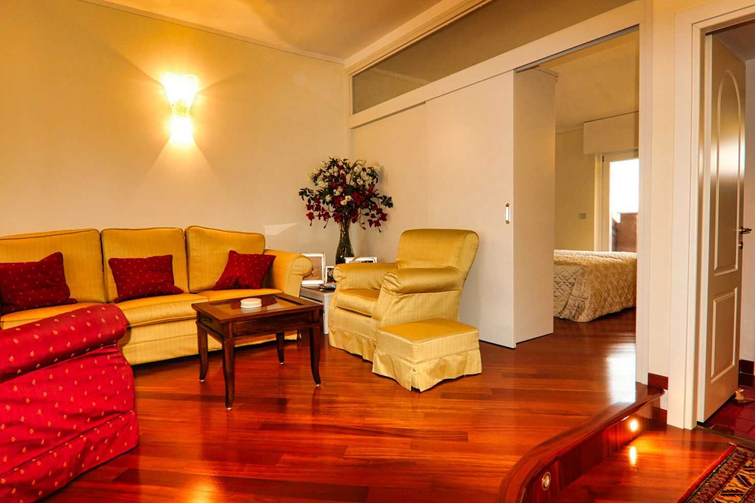 公寓 在 Desenzano del Garda, Lombardy 11644307