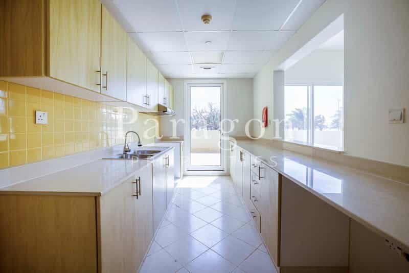 Condominium in Umm al Qaywayn, Umm al Qaywayn 11644638