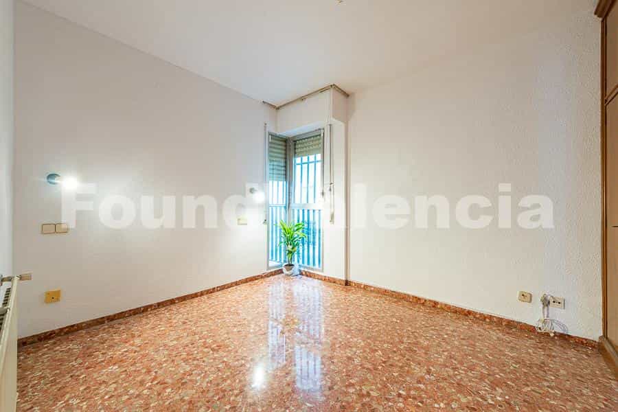 Condominium in Valencia, Valencia 11644658