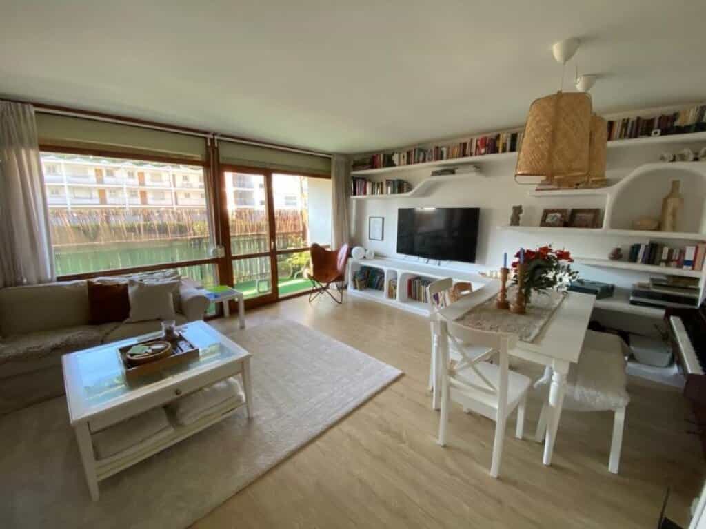 Condominium in Santa Susana, Catalonia 11644785
