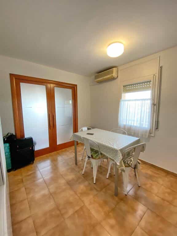 Condominium in La Escala, Catalonia 11644800