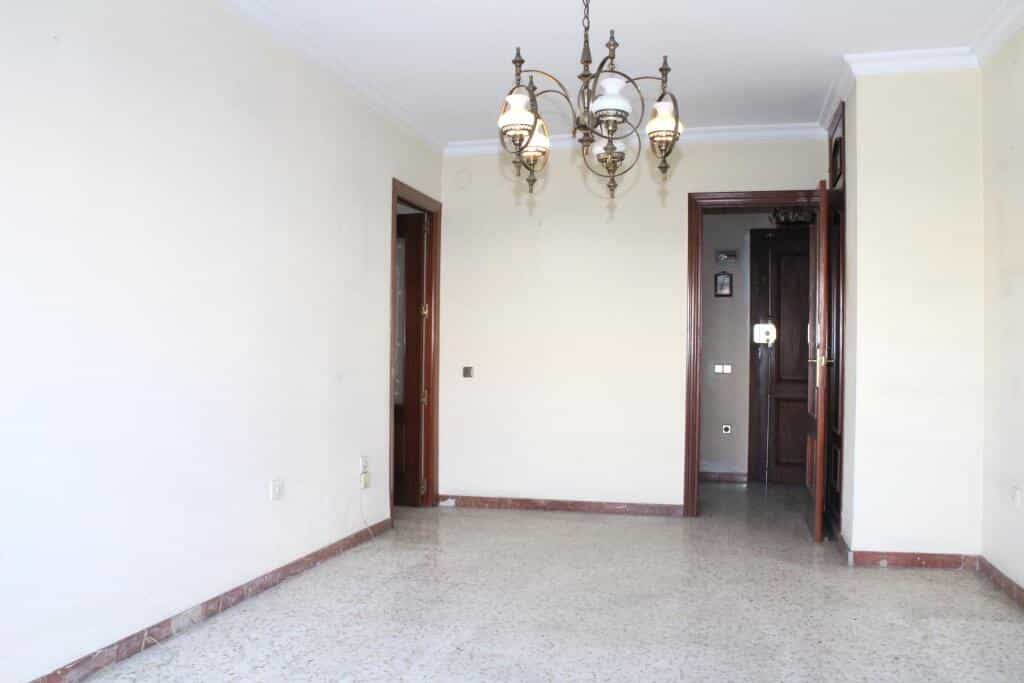 Condominium in Sevilla, Andalusia 11644801