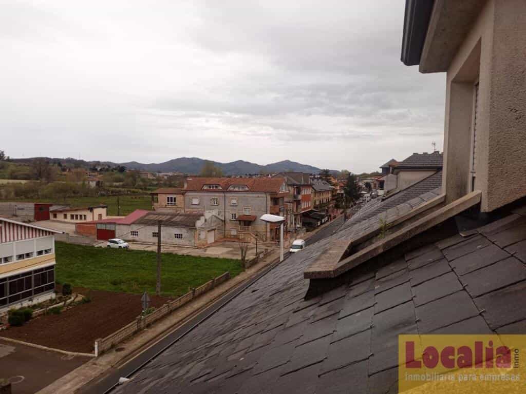 Condominium in Saron, Cantabria 11644819