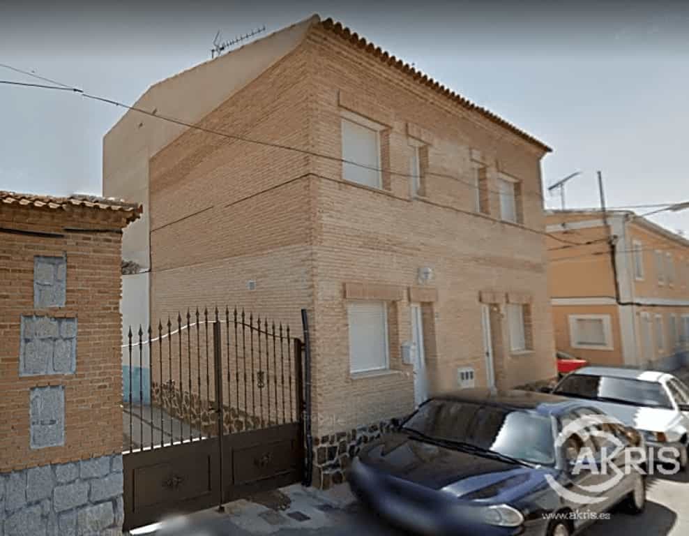 Condominium in Polaan, Castilië-La Mancha 11644826