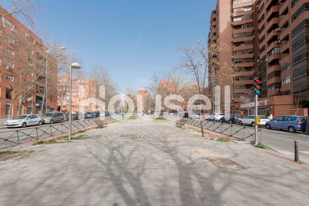 Condominium in Madrid, Comunidad de Madrid 11644834