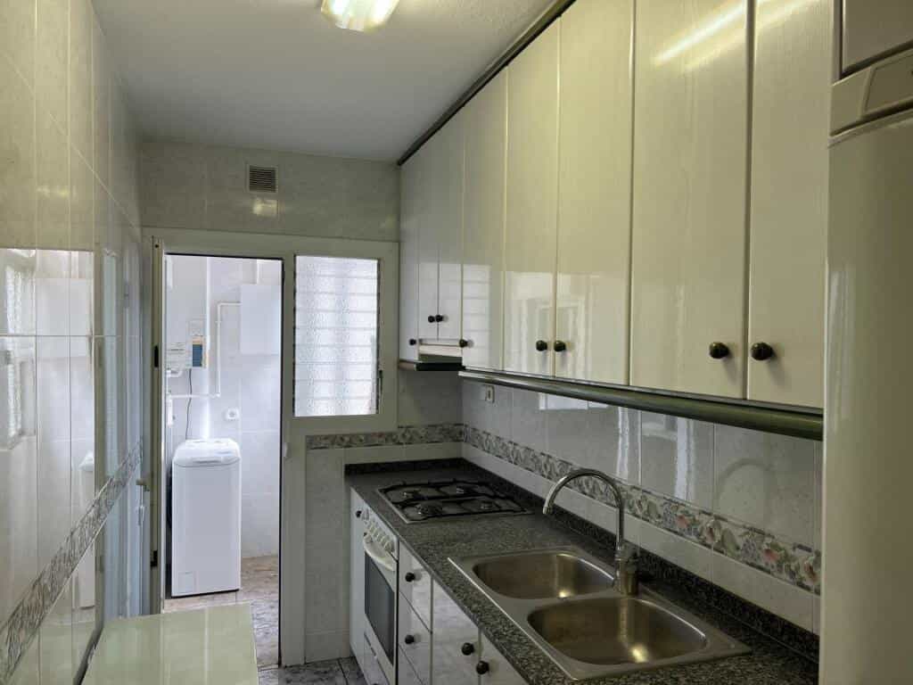 公寓 在 Sardanyola, Catalonia 11644837