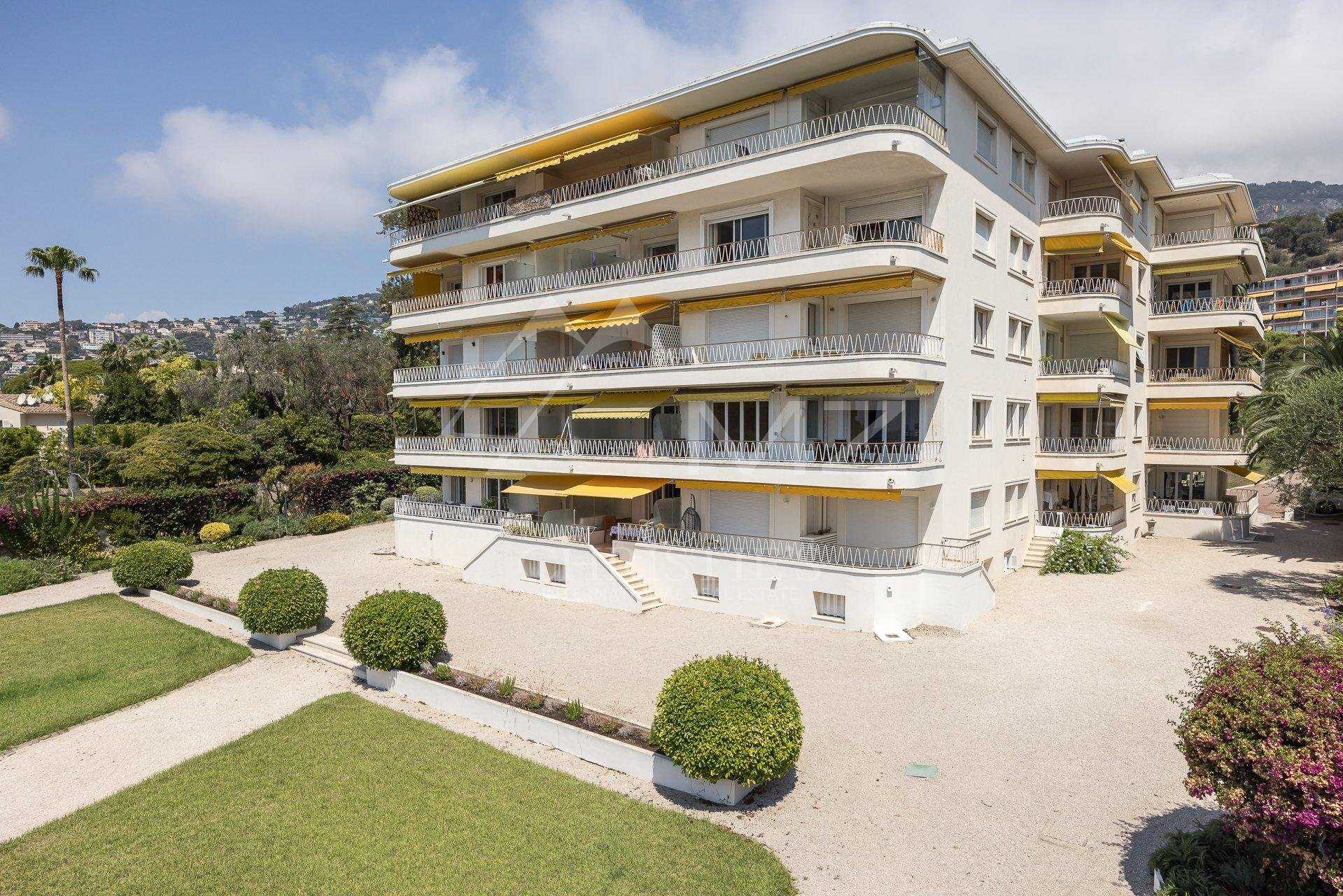 Condominium in Beaulieu-sur-Mer, Provence-Alpes-Cote d'Azur 11644840