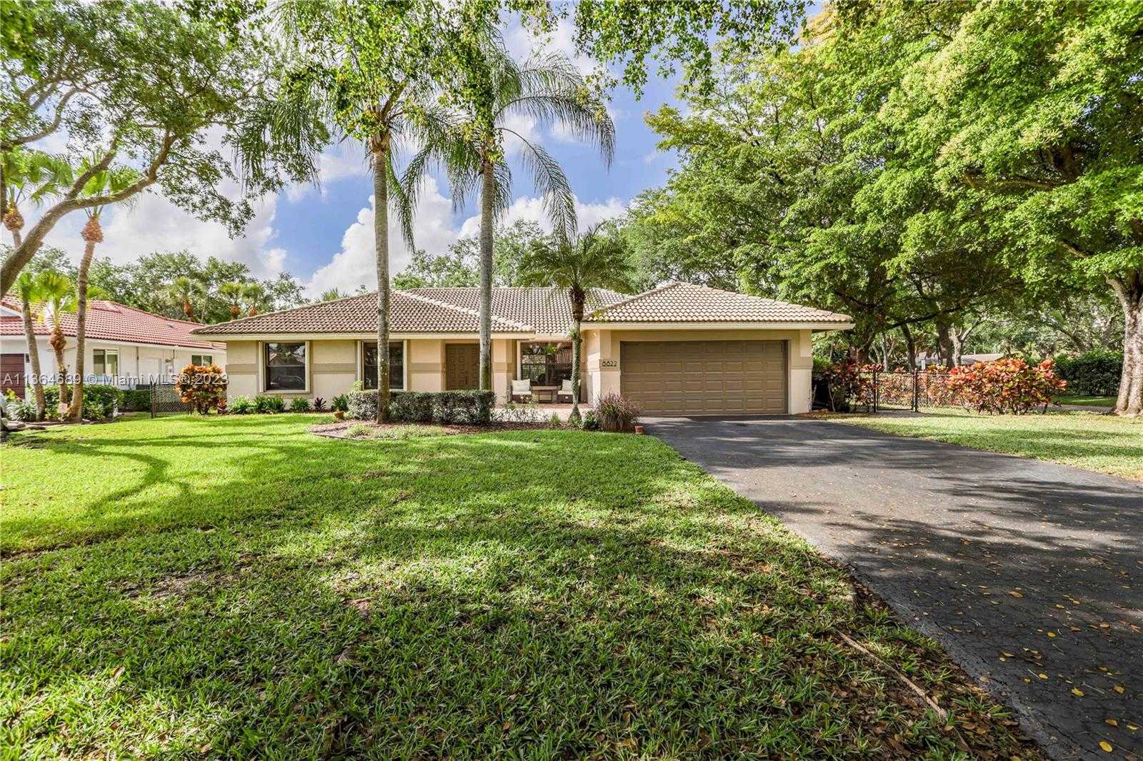 House in Parkland, Florida 11644875