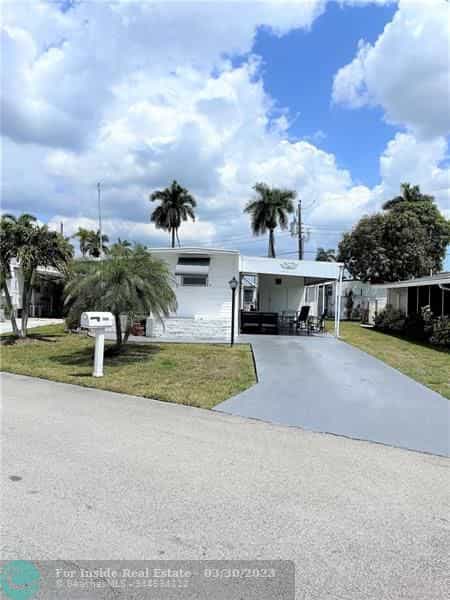 House in Davie, Florida 11644896
