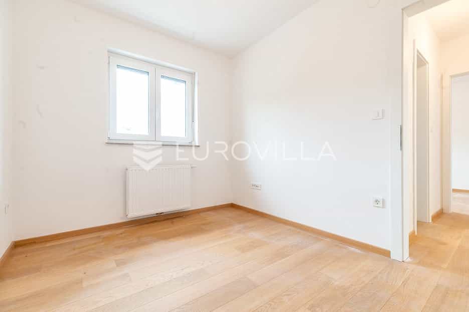Condominium dans Crna Voda, Zagreb, Grad 11645215