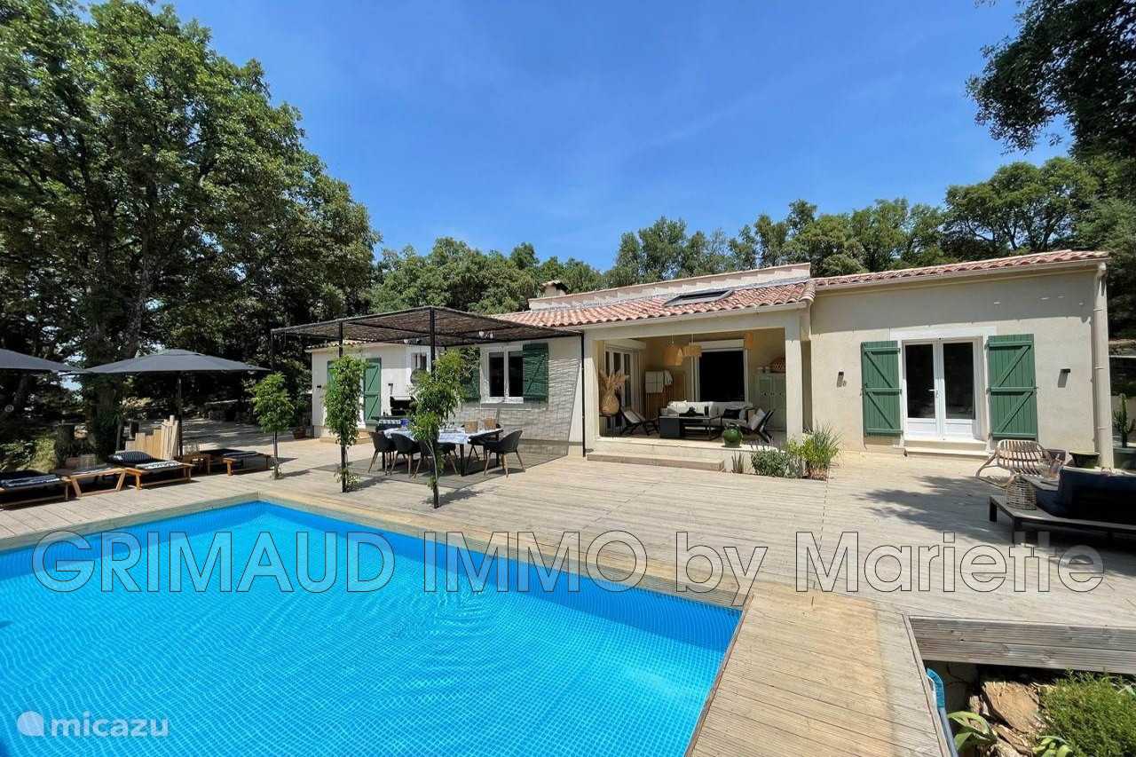 Huis in La Garde-Freinet, Provence-Alpes-Côte d'Azur 11645906