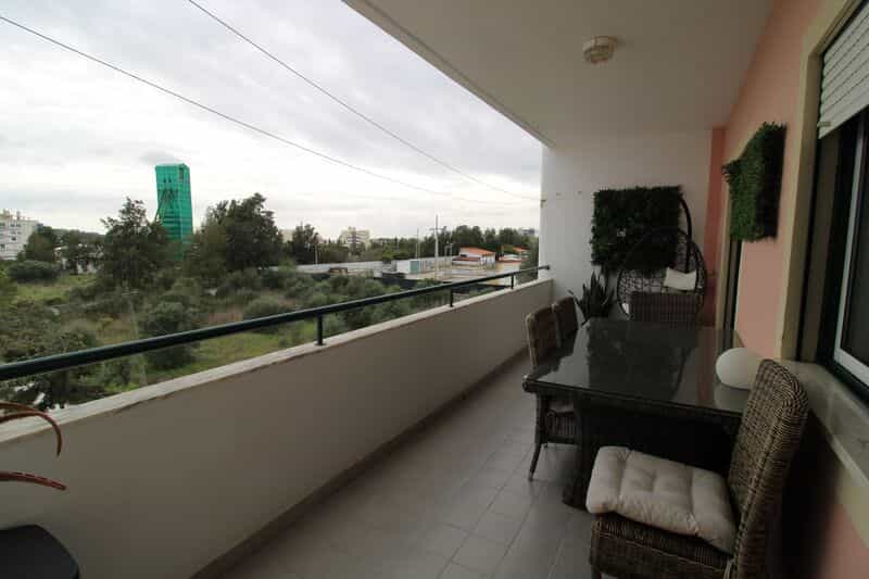 Condominium in Loulé, Faro District 11645912