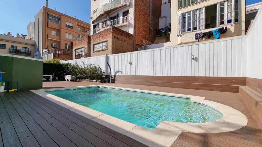 Condominium dans San Adrien de Besos, Catalogne 11646316