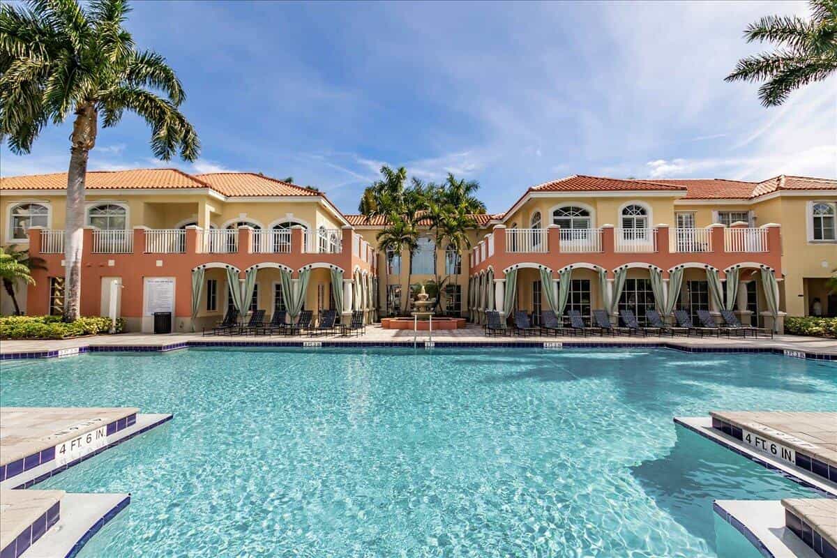 Residential in Palm Beach Gardens, Florida 11646321