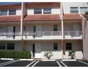 Condominium in Coral Springs, Florida 11646342