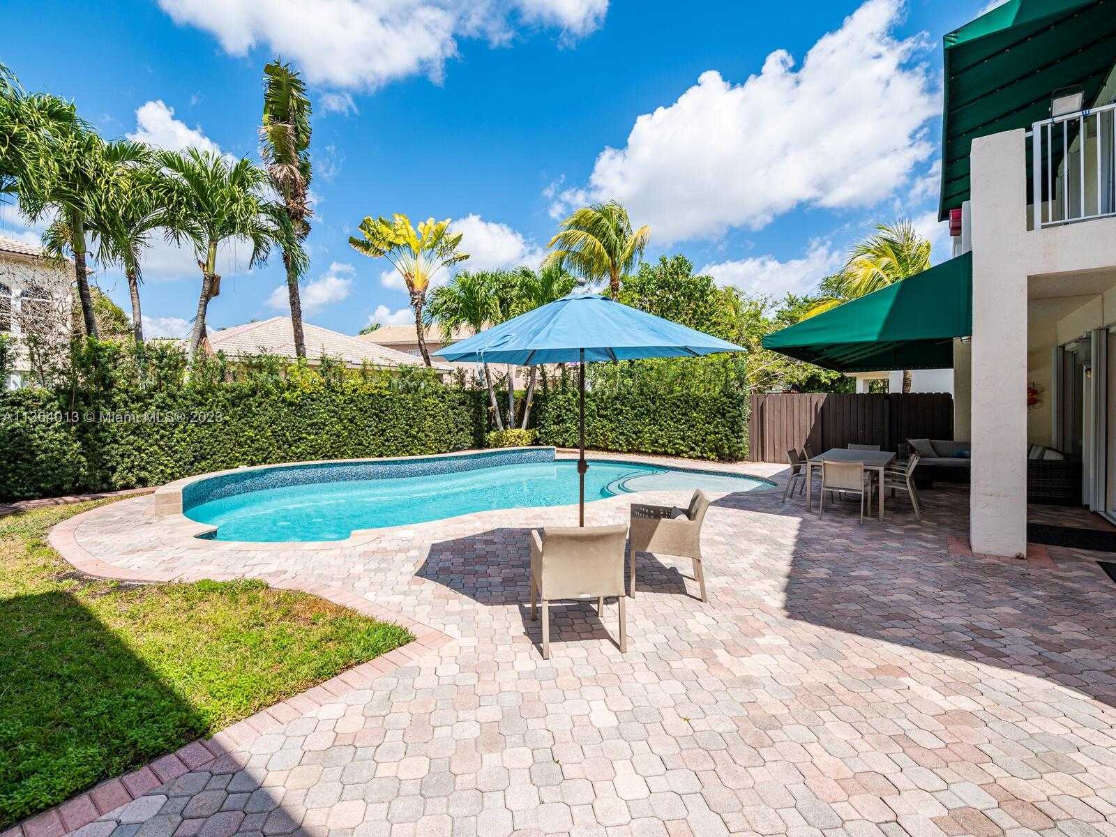 House in Doral, Florida 11646349
