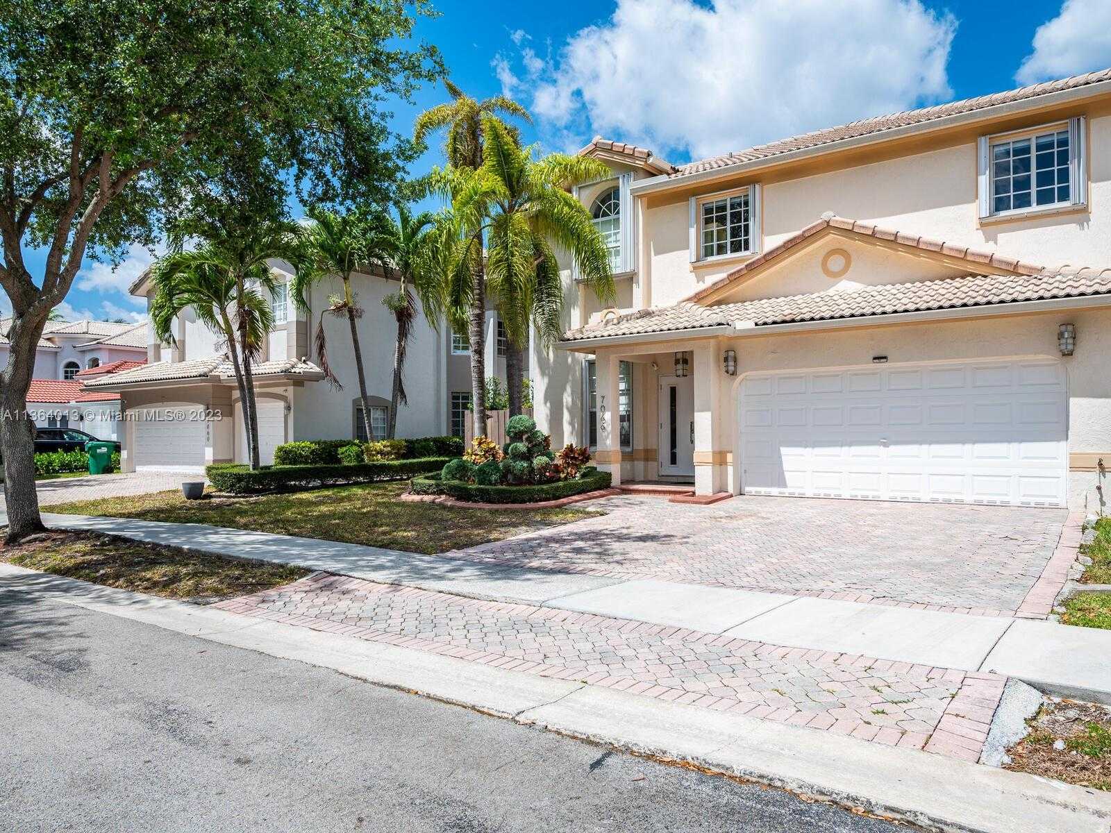 House in Doral, Florida 11646349