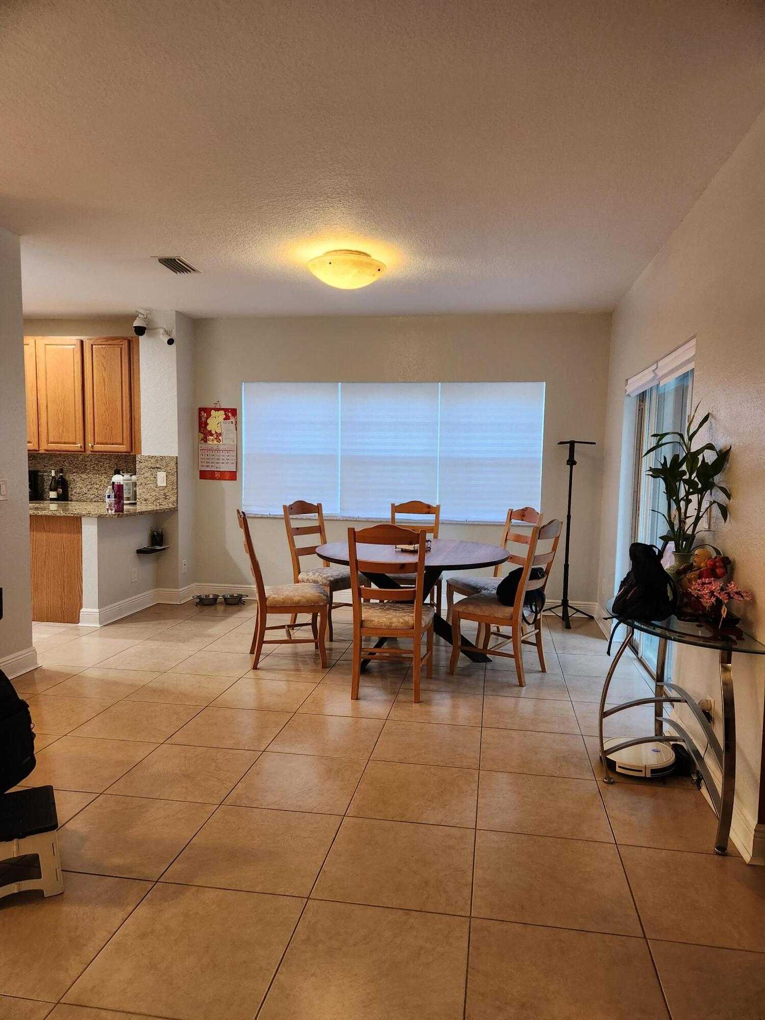 House in Coral Springs, Florida 11646361