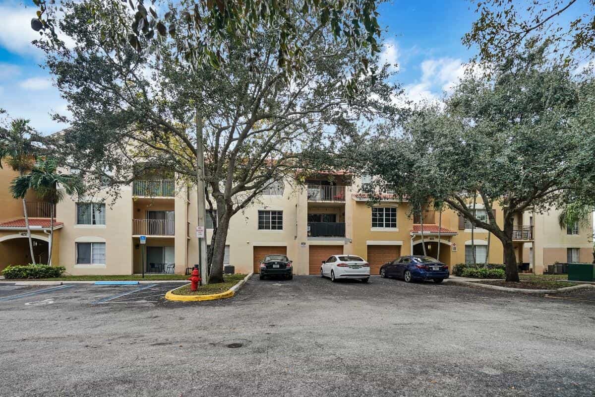 Condominium in Lakeside Green, Florida 11646363