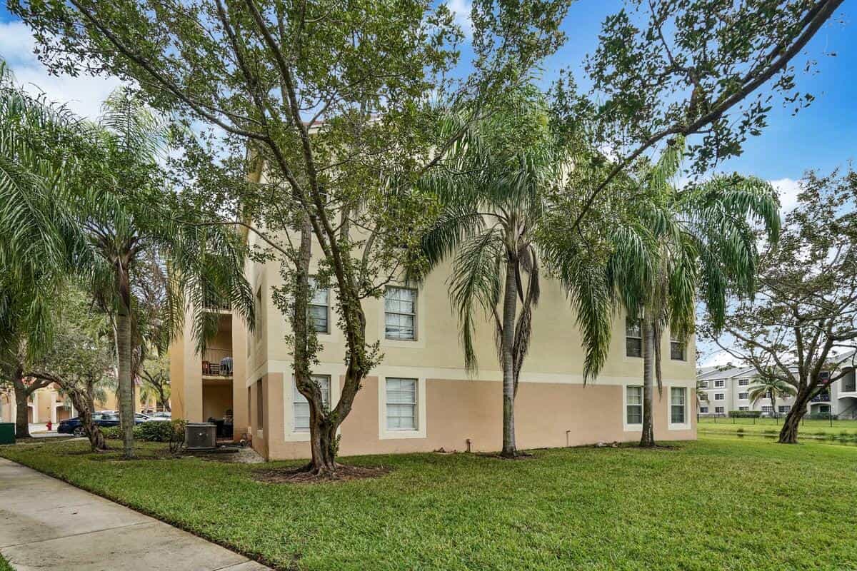 Condominium in West Palm Beach, Florida 11646363