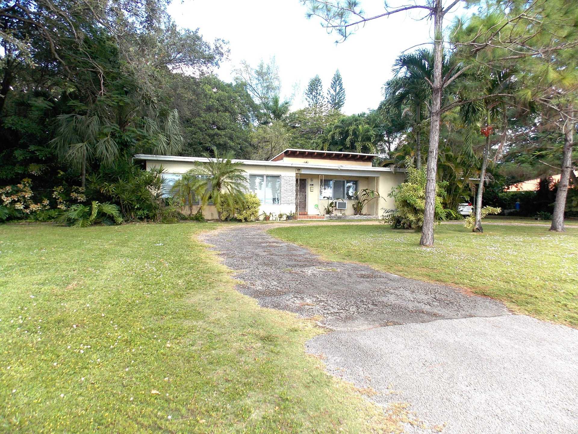 بيت في Glenvar Heights, Florida 11646374