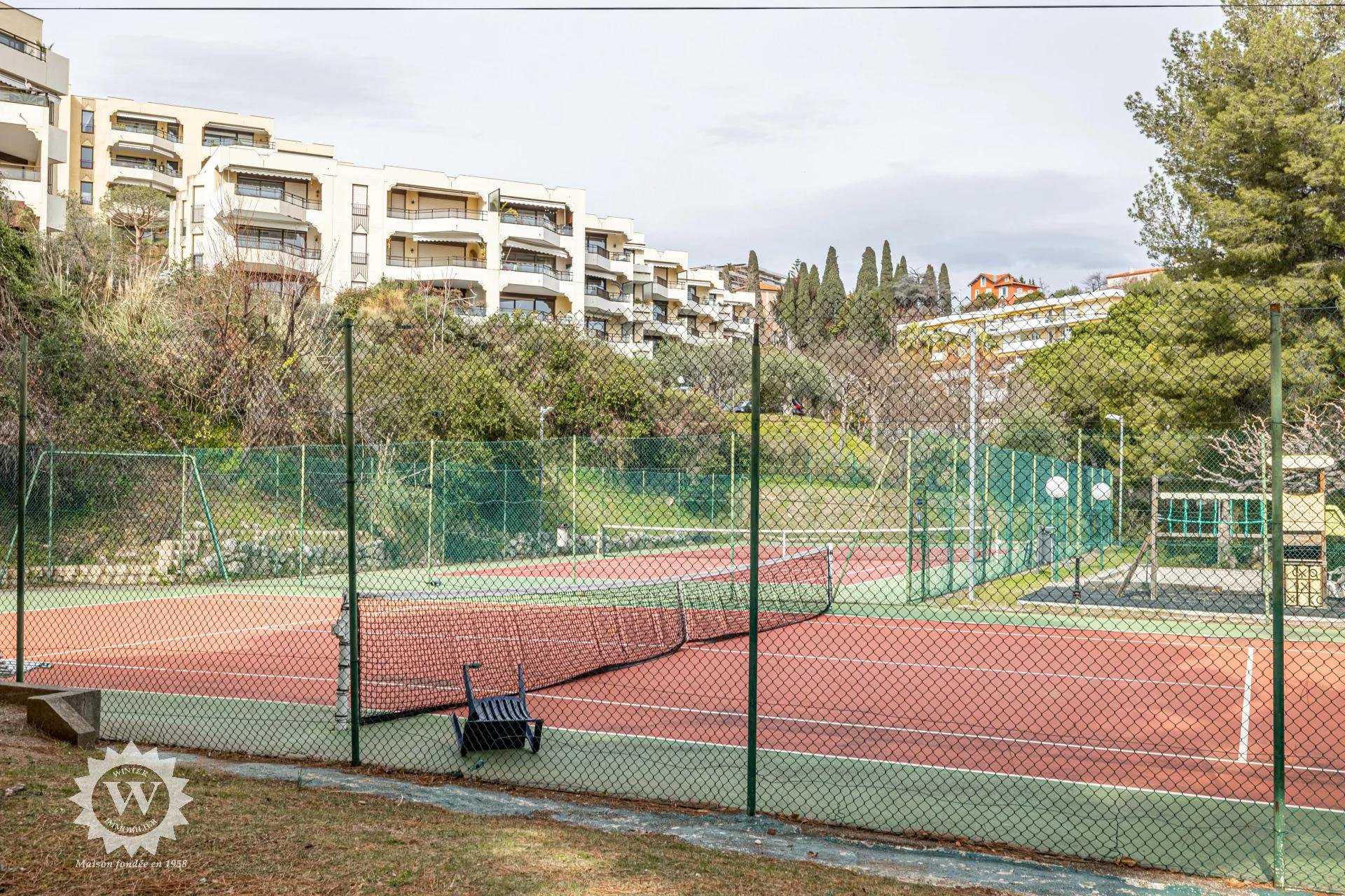 Condominium in Nice, Alpes-Maritimes 11646390