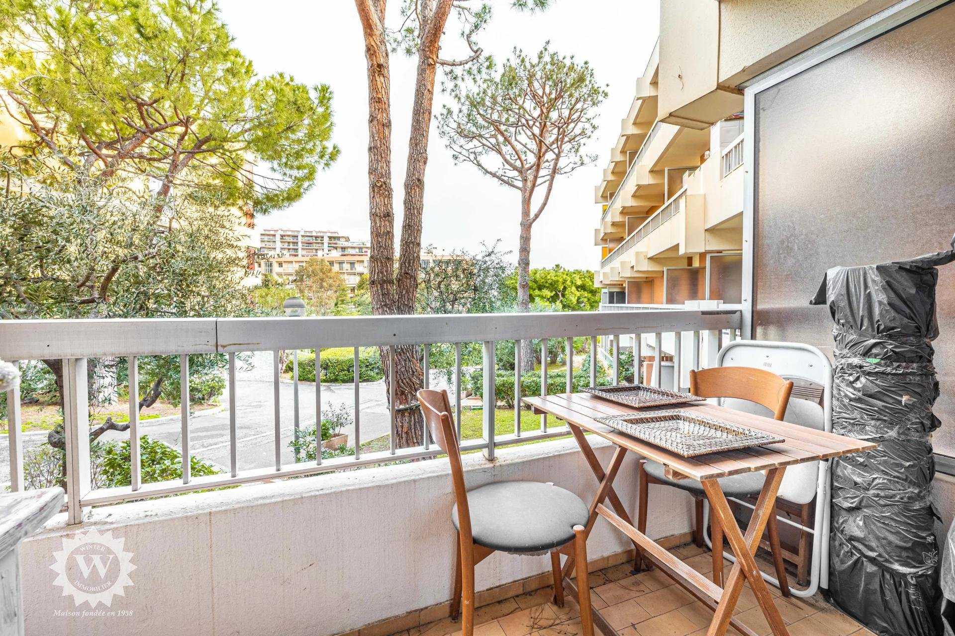 Condominium in Nice, Alpes-Maritimes 11646390