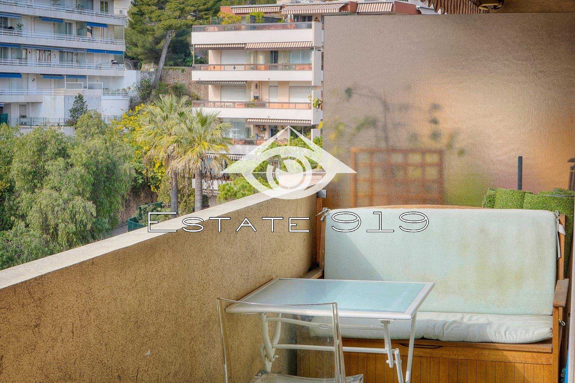 Condominium in Cannes, Alpes-Maritimes 11646395