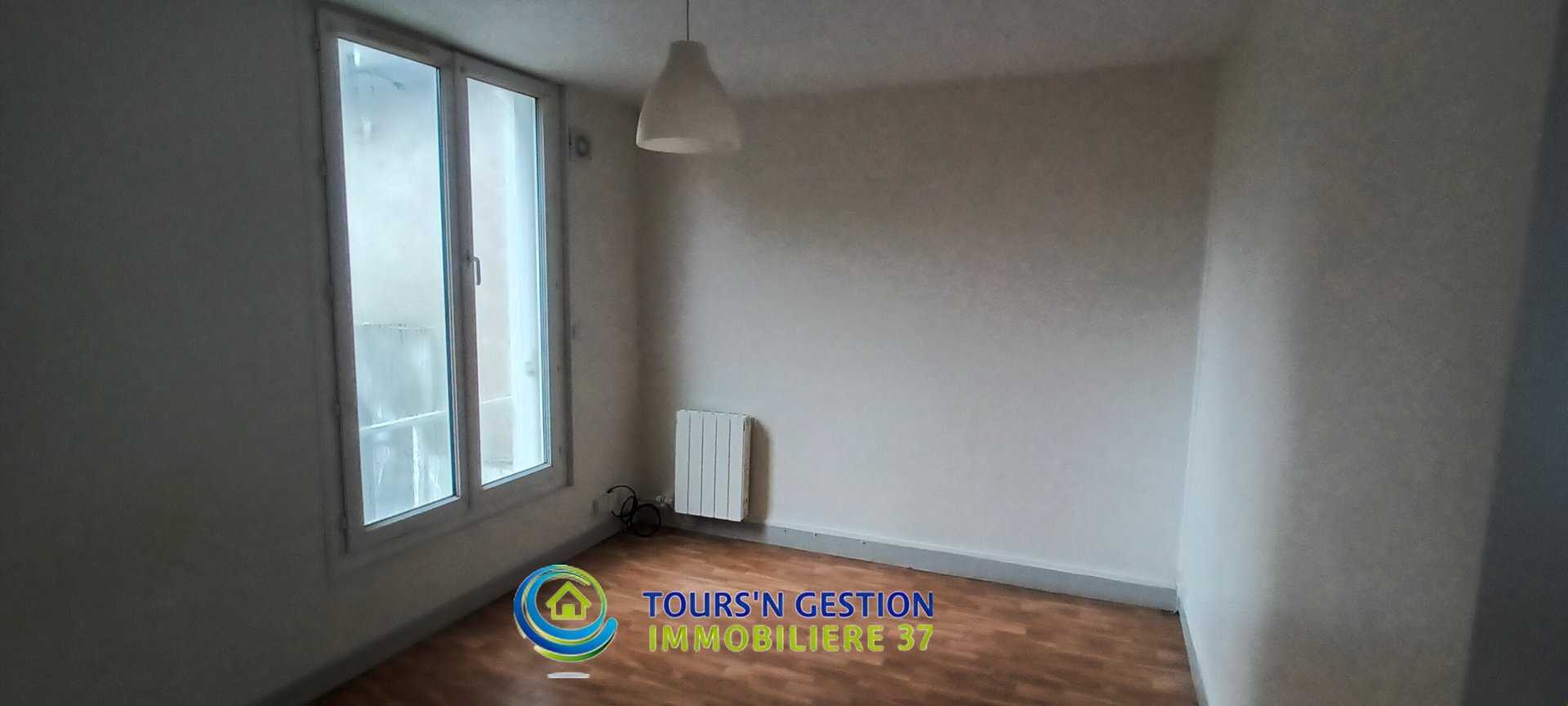 Condominium in Tours, Indre-et-Loire 11646429
