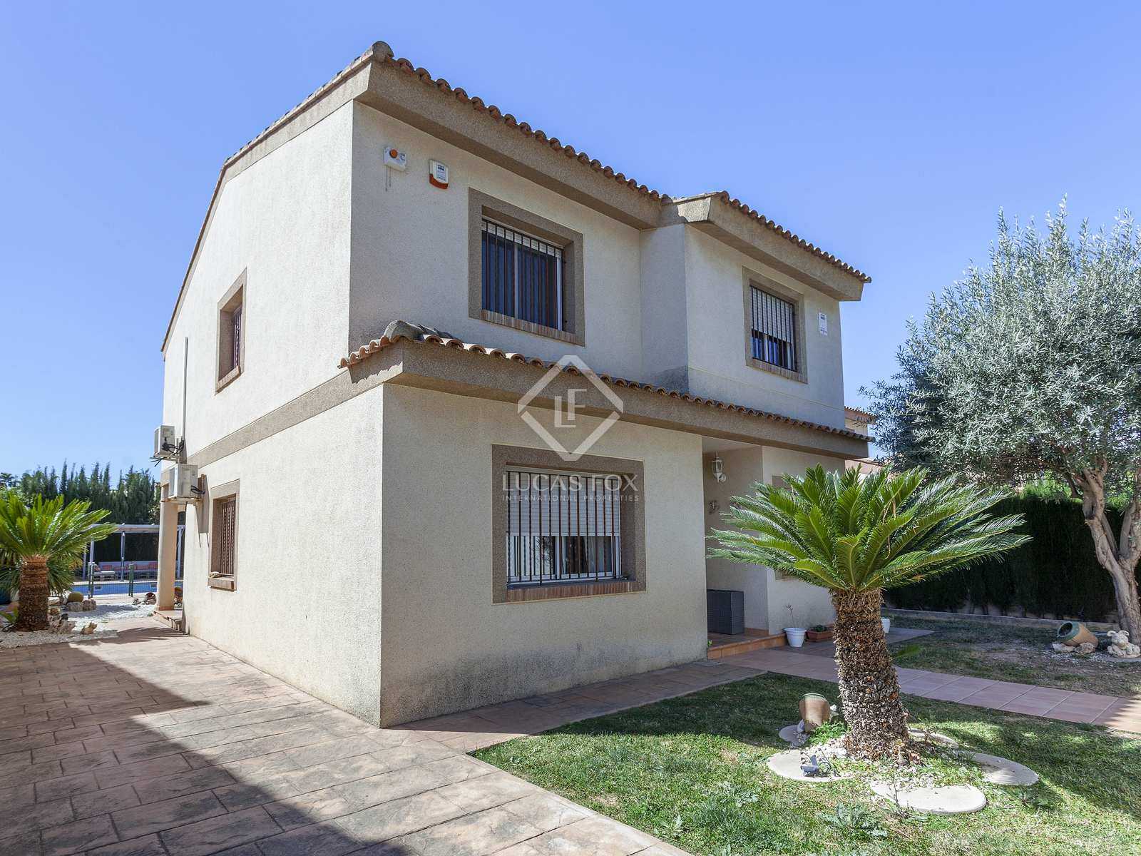بيت في La Pobla de Vallbona, Valencian Community 11646964