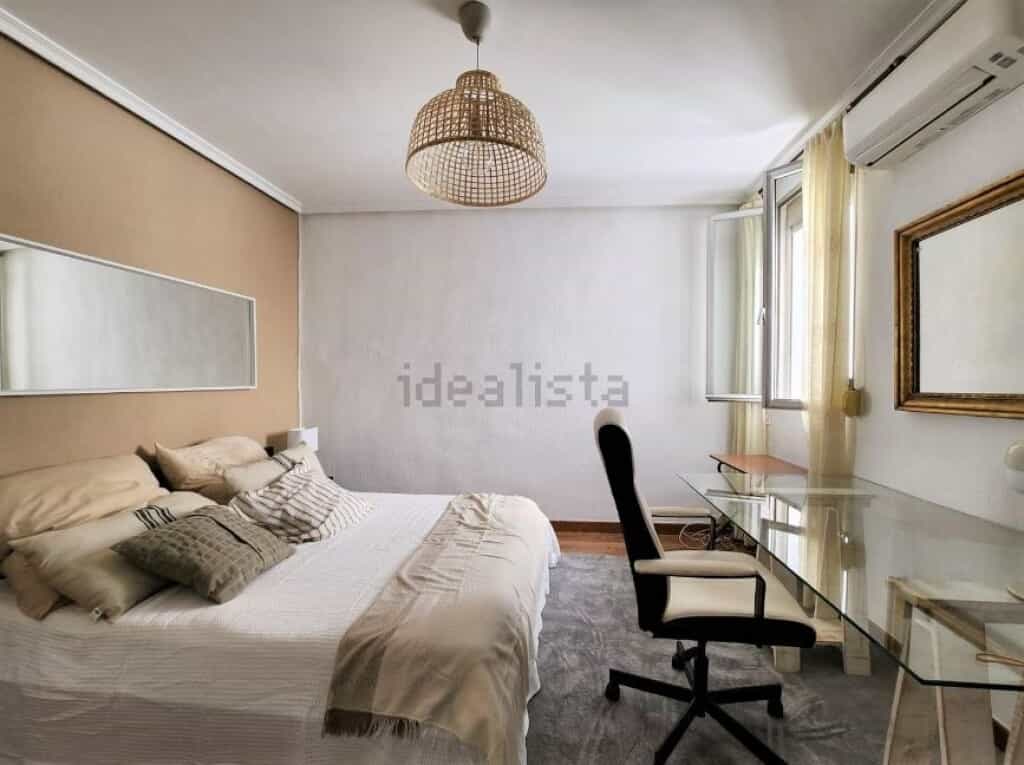 Condominium in Moratalaz, Madrid 11648023