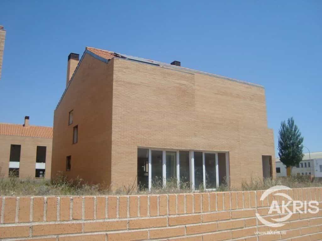 жилой дом в El Viso de San Juan, Castilla-La Mancha 11648068