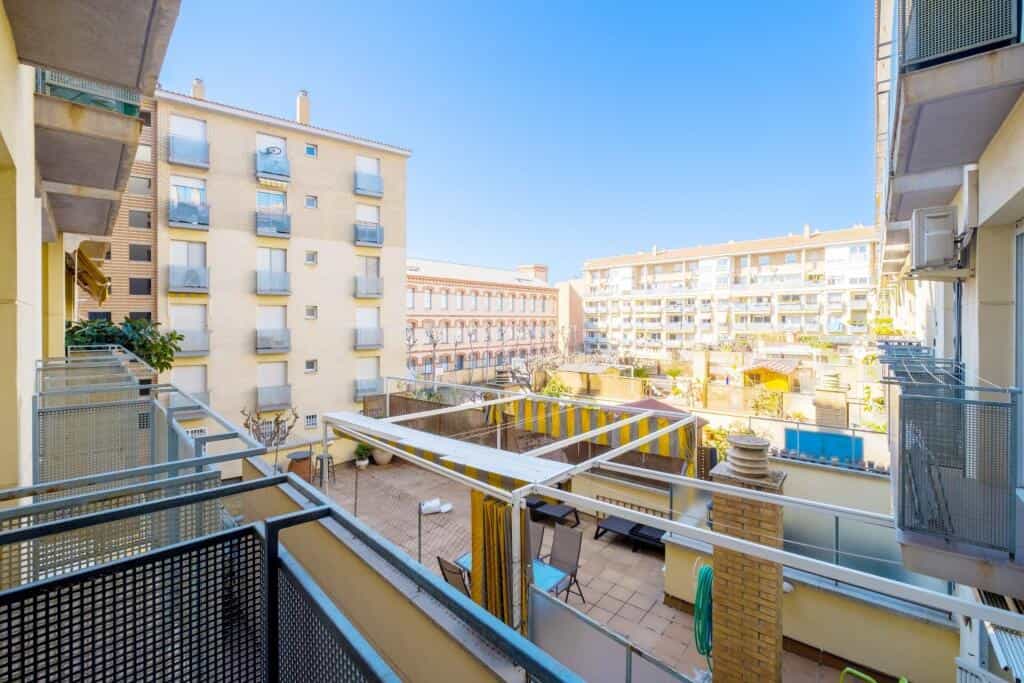 Condominium in Mataro, Catalonië 11648093