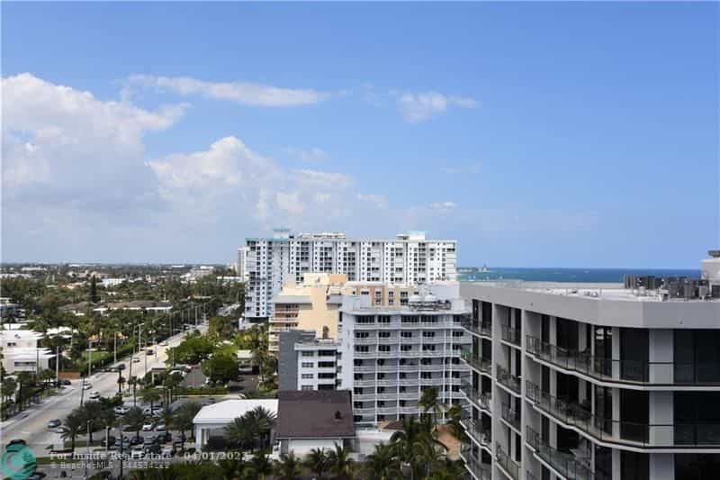 Condomínio no Pompano Beach, Florida 11648113
